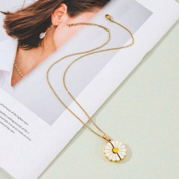 Christian Gold and White Daisy Pendant Necklace - Picture 9 of 9